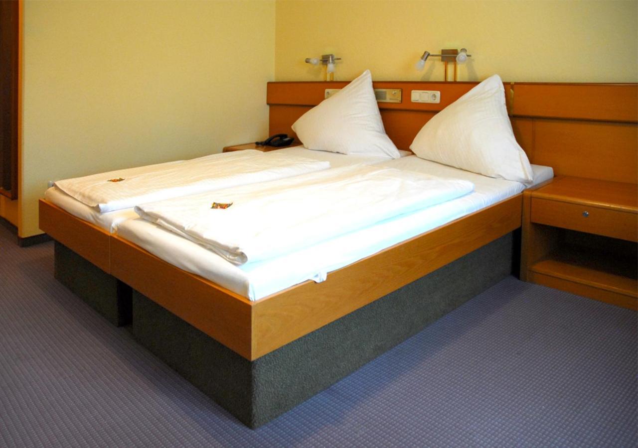 Hotel Selau Neunkirchen am Brand Room photo